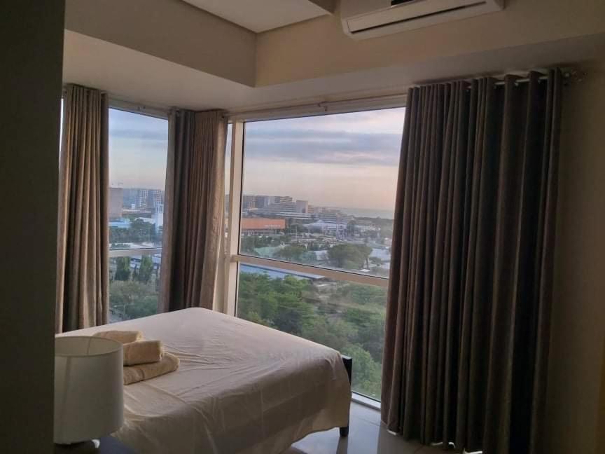 De Luxe, Standard And Studio Suites -The Breeze Residences-Close To Airport,Mall Of Asia, Us Embassy Manila Exterior photo