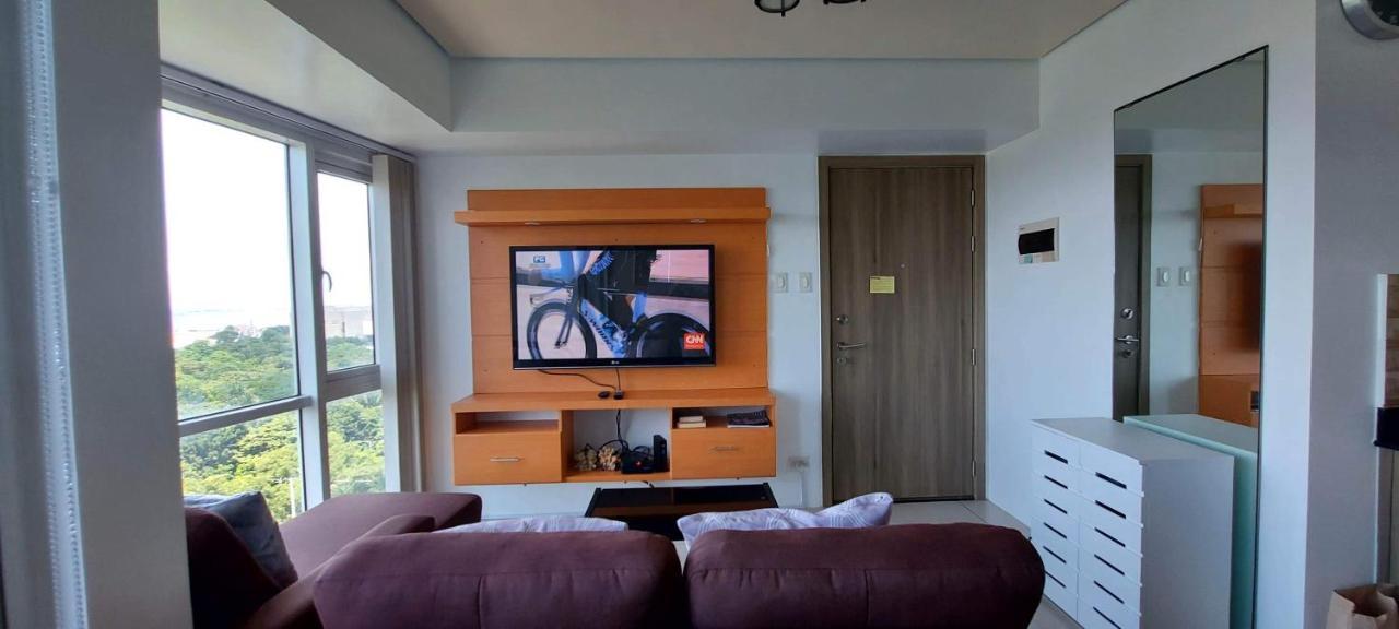De Luxe, Standard And Studio Suites -The Breeze Residences-Close To Airport,Mall Of Asia, Us Embassy Manila Exterior photo