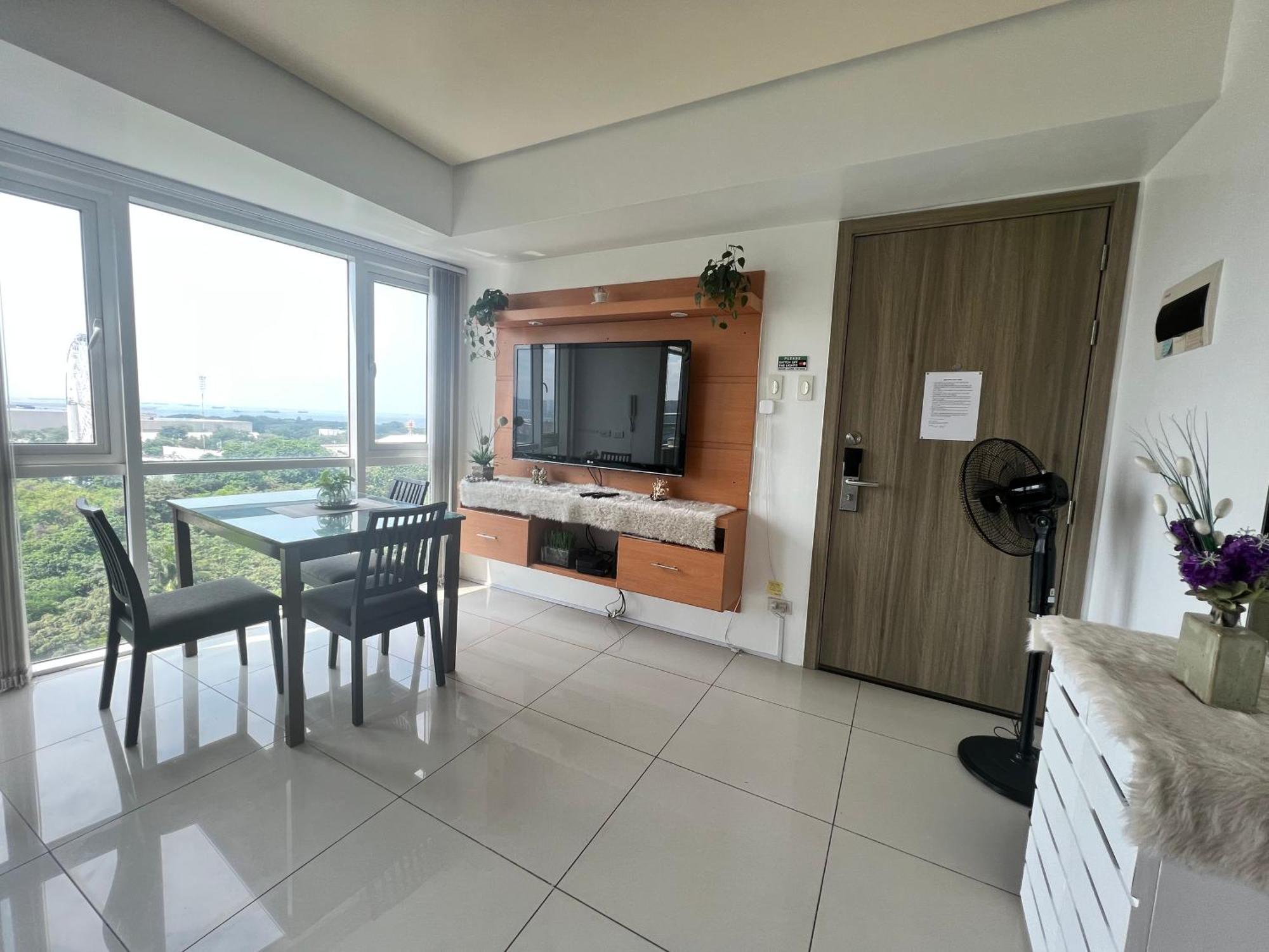 De Luxe, Standard And Studio Suites -The Breeze Residences-Close To Airport,Mall Of Asia, Us Embassy Manila Exterior photo