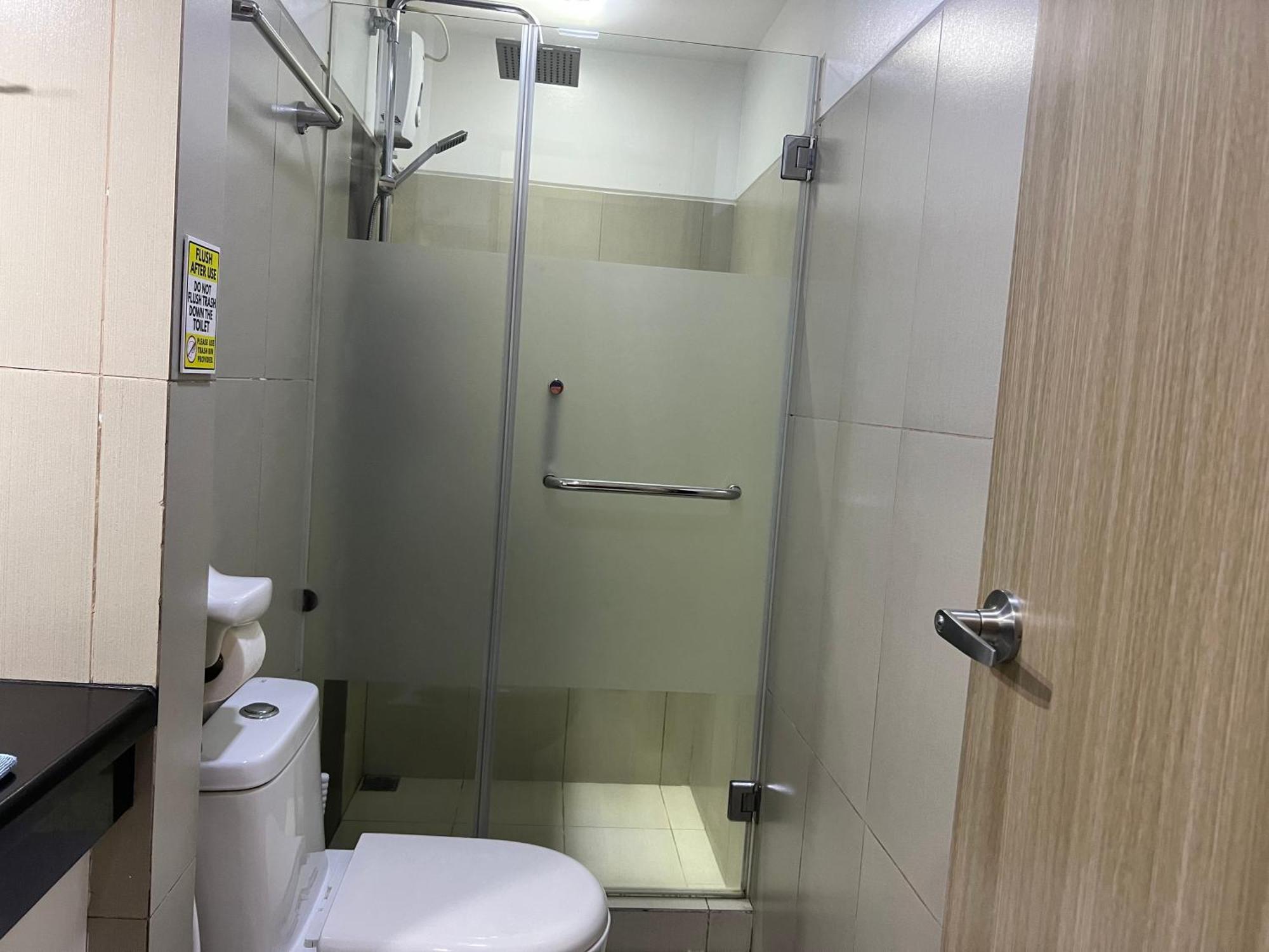 De Luxe, Standard And Studio Suites -The Breeze Residences-Close To Airport,Mall Of Asia, Us Embassy Manila Exterior photo