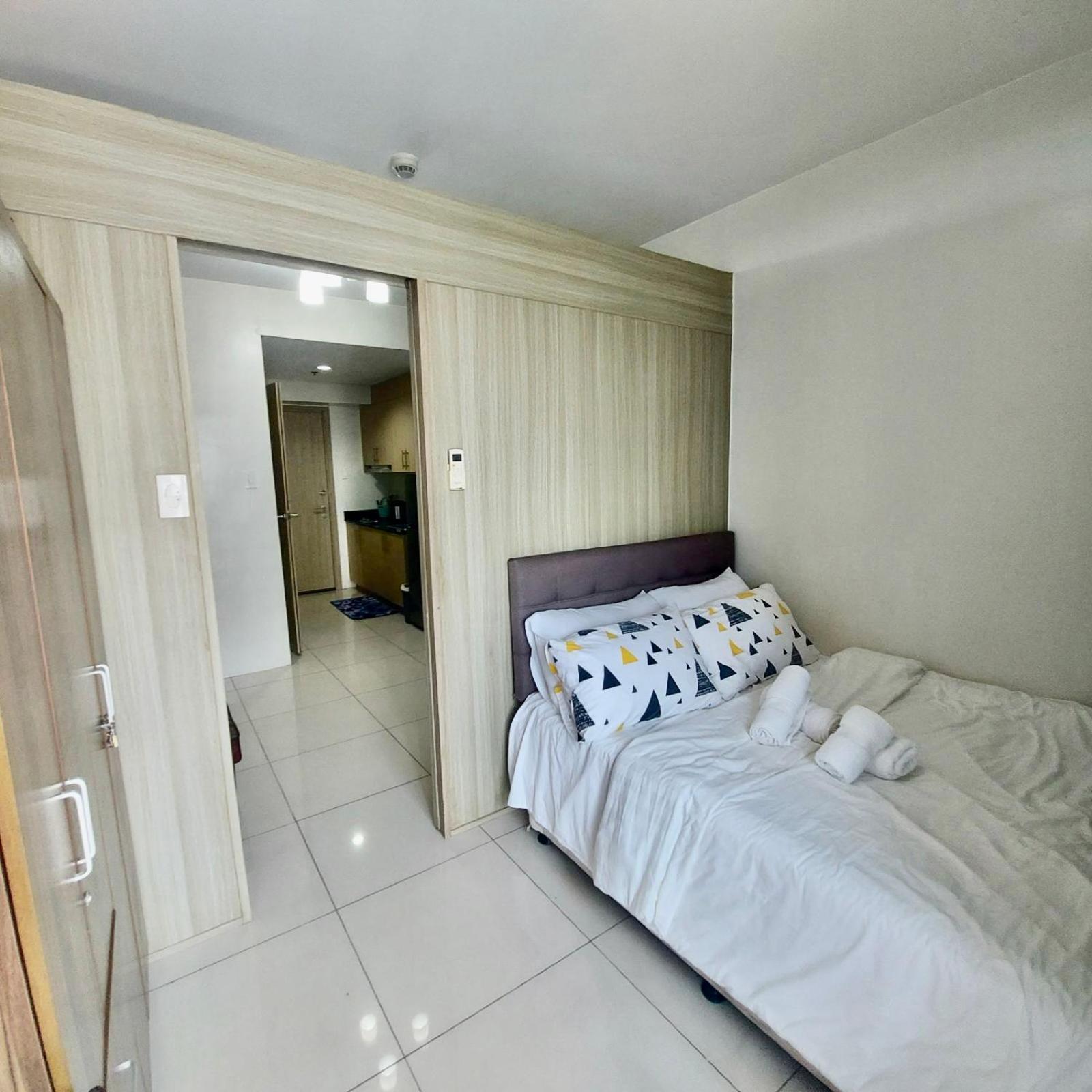 De Luxe, Standard And Studio Suites -The Breeze Residences-Close To Airport,Mall Of Asia, Us Embassy Manila Exterior photo