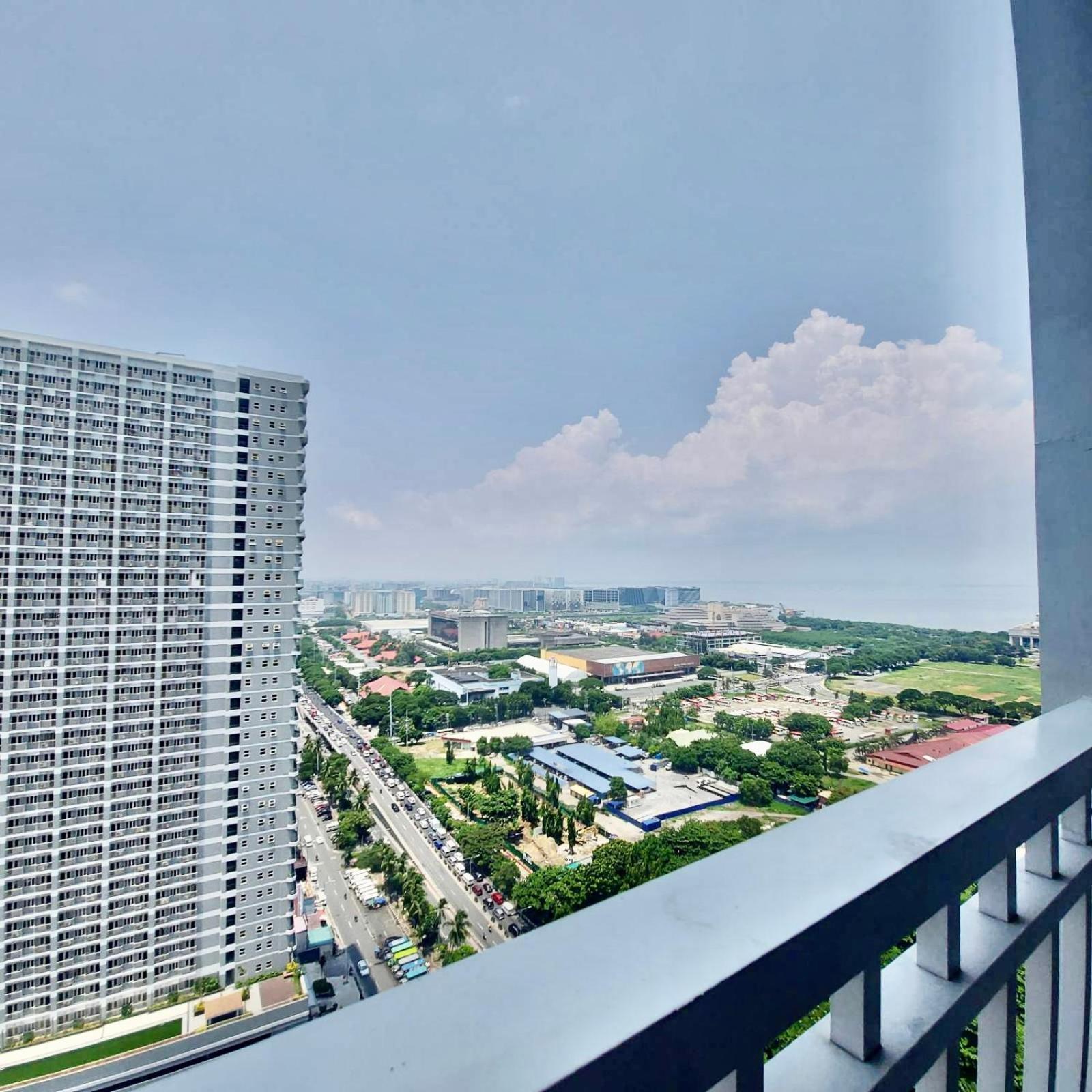 De Luxe, Standard And Studio Suites -The Breeze Residences-Close To Airport,Mall Of Asia, Us Embassy Manila Exterior photo