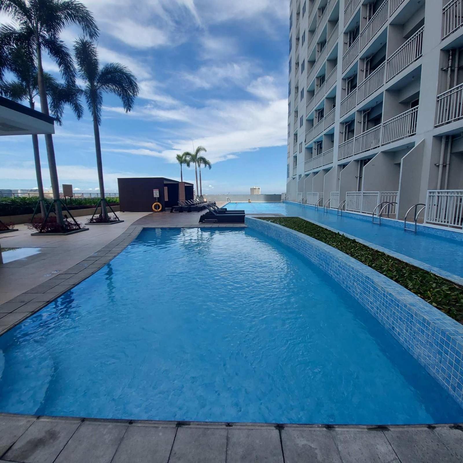 De Luxe, Standard And Studio Suites -The Breeze Residences-Close To Airport,Mall Of Asia, Us Embassy Manila Exterior photo
