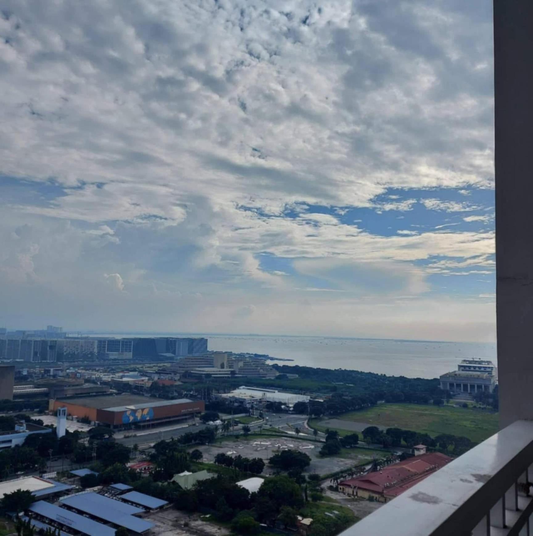 De Luxe, Standard And Studio Suites -The Breeze Residences-Close To Airport,Mall Of Asia, Us Embassy Manila Exterior photo